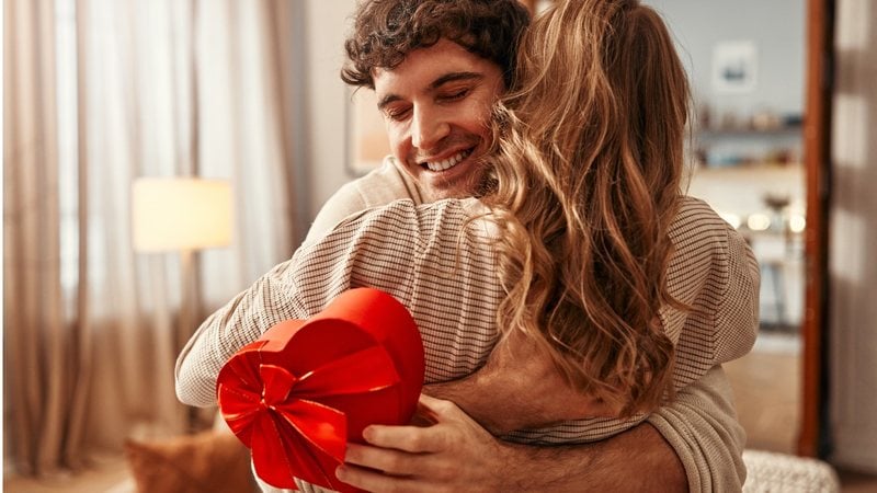 Presentes que sua namorada vai adorar e você precisa comprar. - Valerii Apetroaiei / istock