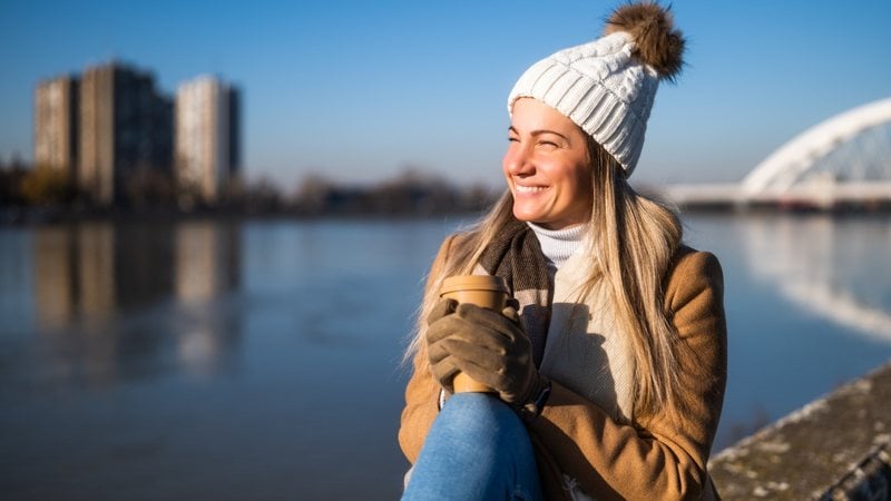 As melhores combinações para montar looks estilosos durante o inverno. - LittleBee80 / istock