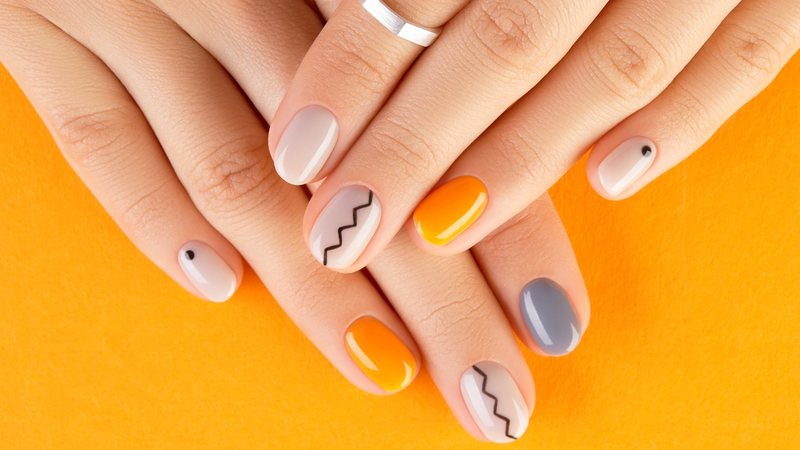 Essas unhas decoradas podem ser uma boa pedida para você apostar e ficar linda sem dificuldade. - Dariia Chernenko / iStock