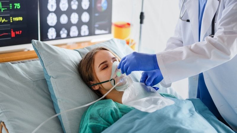 A pneumonia silenciosa é uma doença sorrateira e que deve ser motivo de prevenção. - Halfpoint/ iStock