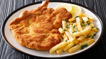 Existem dicas valiosas para transformar o seu bife à milanesa. - ALLEKO/ iStock