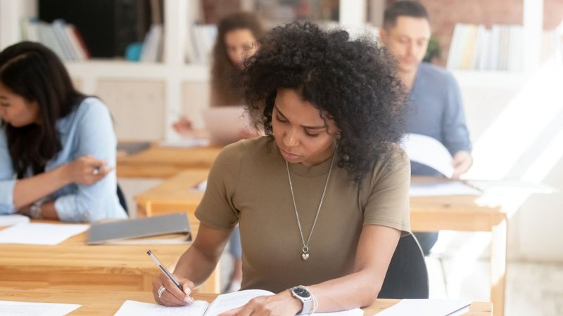 As inscrições já estão abertas, veja o calendário e o passo a passo para se inscrever. - fizkes / istock