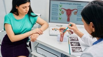 A menstruação é um processo natural do corpo feminino, mas em algumas situações é necessário fazer a pausa. - peakSTOCK / istock