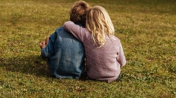 No dia 5 de setembro é comemorado o amor entre irmãos. - jacoblund / istock