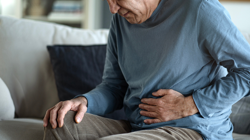 Um hábito comum entre os brasileiros pode gerar aumento no risco para esse tipo de câncer. - seb_ra / istock