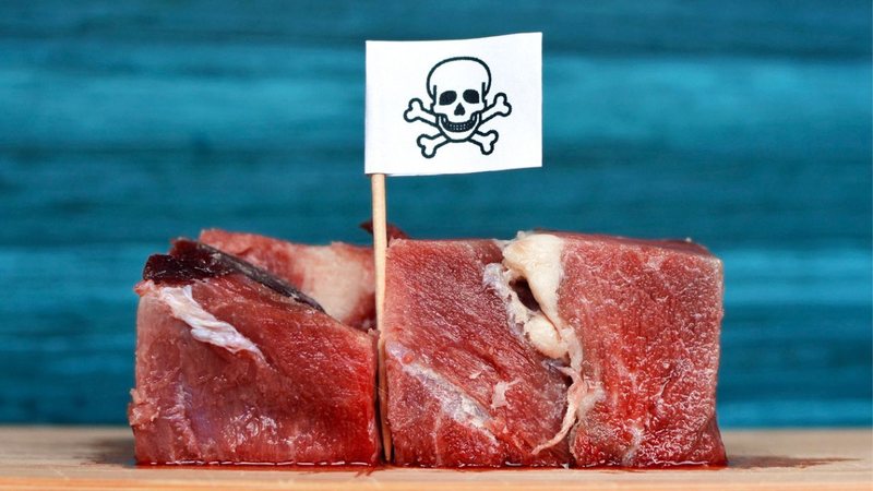 Carnes contaminadas oferecem diversos riscos à saúde. - Firn / istock