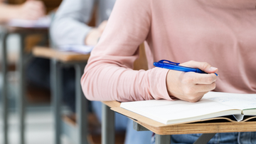 Professora cadastrada no GetNinjas compartilha orientações valiosas para a reta final dos estudantes. - sengchoy / istock