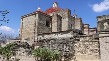 A Igreja São Paulo de Mitla foi construída sobre um templo Zapoteca. - Reprodução/Marco M. Vigato/Arx Project