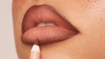 Já testou o glow up que o lápis de boca traz para uma make? - Persona Cosmetics / Pinterest