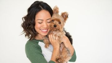 Todos os cães merecem ser tratatos com muito amor. - MangoStar_Studio/iStock