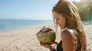 A água de coco pode apresentar múltiplos benefícios. - Jacob Ammentorp Lund / iStock