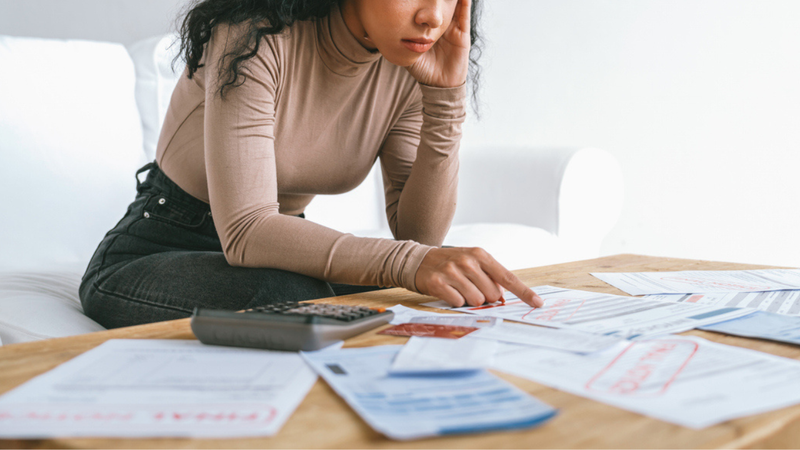 O primeiro passo para não cair em golpe, é saber reconhecê-lo. - Moment Makers Group / istock