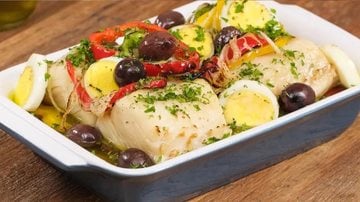 O bacalhau é um dos ingredientes favoritos das famílias para as ocasiões especiais. - (Reprodução / Divulgação)