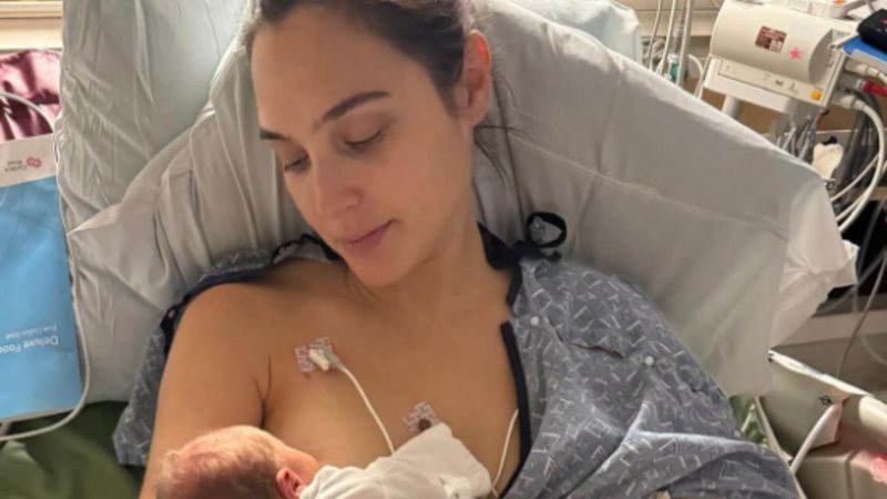 Gal Gadot deu à luz durante a estadia no hospital para resolver a condição. - Reprodução/Instagram/@gal_gadot