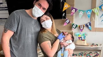 O bebê completou o primeiro mês de vida ainda hospitalizado. - Reprodução/Instagram/@viihtube