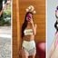 Com uma base de dia a dia, como shorts jeans e croppeds, você pode criar lindos looks de Carnaval adicionando acessórios criativos. - Reprodução / Pinterest