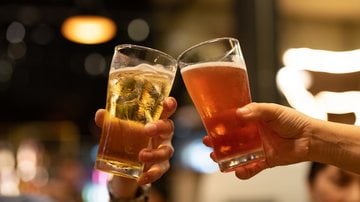 As bebidas alcoólicas são parte do cotidiano de muita gente. - Atiwich Kaewchum / iStock