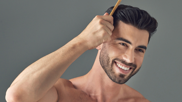 A cada ano, os homens se tornam mais preocupados com a aparência e é importante estar por dentro das tendências para escolher o corte de cabelo ideal para o ano que chega. - PeopleImages / istock