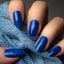 O azul é uma das cores mais certeiras para arrasar nas unhas. - baiajaku / iStock