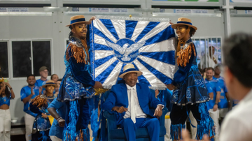 Os carnavalescos André Rodrigues e Antônio Gonzaga assinam o enredo que faz referência à canção 'Nos bailes da vida' de Milton Nascimento. - Eduardo Hollanda / Rio Carnaval