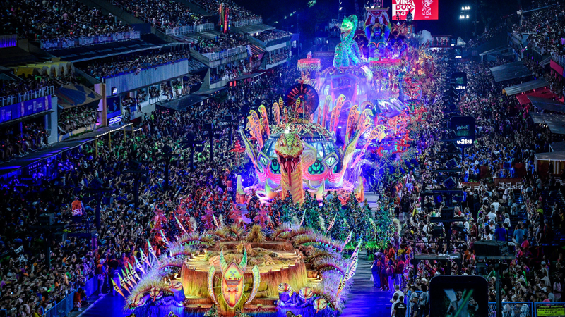 As apresentações do Carnaval 2025 terão duração maior, com cada escola desfilando entre 70 e 80 minutos, além de intervalos entre os desfiles. - Alexandre Vidal / Rio Carnaval