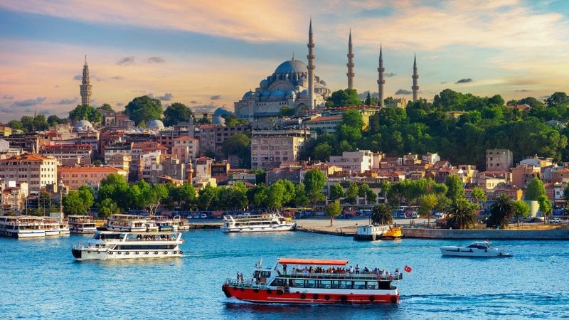 A Turquia é um país lindo e muito rico em cultura, ideal para visitar. - tawatchaiprakobkit / iStock