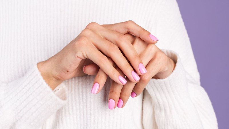 Conhecer as tendências pode te inspirar na sua próxima esmaltação! - Freepik