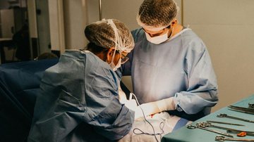 O cirurgião plástico Dr. Gerson Julio explica se há uma estação do ano ideal para realizar cirurgias plásticas. - Jonathan Borba / Pexels