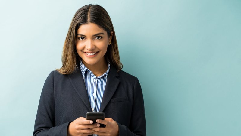 Lembre-se de falar de forma clara e objetiva. - Freepik