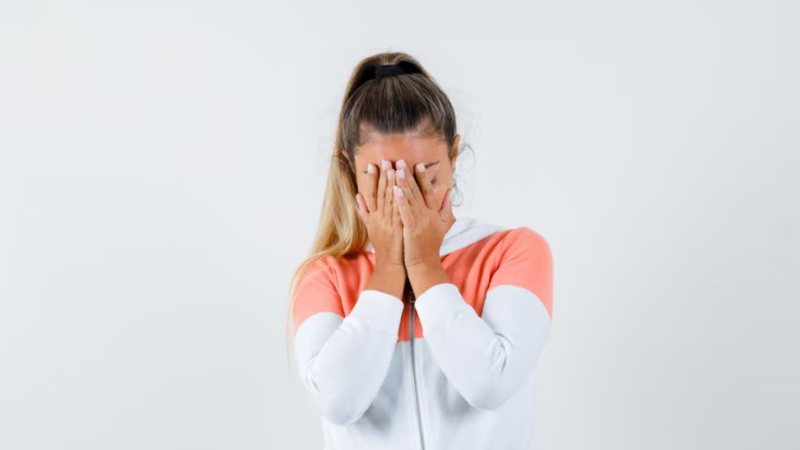 Essa sensação pode nos causar momentos desconfortáveis. - Reprodução / Freepik