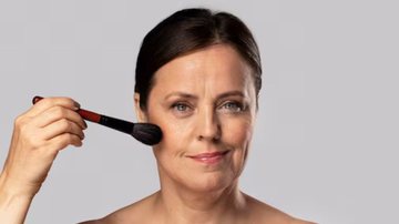 Disfarçar as linhas de expressão pode ser algo muito mais simples do que você imagina. - Reprodução / Freepik