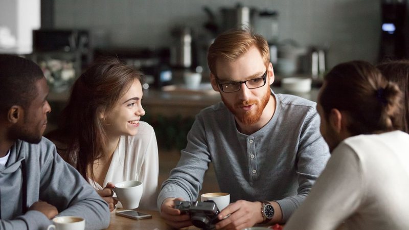 Não vai faltar assunto para a próxima vez que você encontrar seus amigos. - Freepik