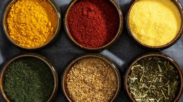 A mescla de ingredientes naturais foi denominada 'farinha da felicidade' e promete beneficiar o corpo. - Reprodução / Freepik