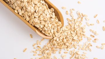 A aveia está entre os alimentos mais comuns na dieta do brasileiro, mas será que ela é benéfica para o intestino? - Reprodução / Freepik