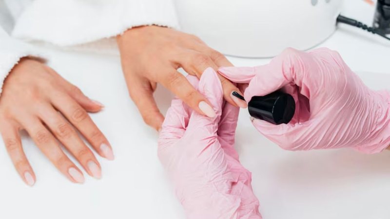 Os esmaltes em gel podem estar fazendo mal para a saúde. - Reprodução / Freepik
