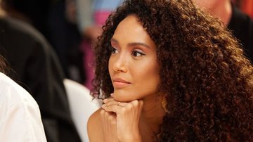 A musa exibe uma pele impecável aos 46 anos. - Reprodução / Divulgação