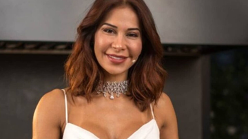 Maíra Cardi posando sorridente.