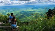 Casal em serra nordestina.