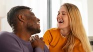 casal rindo e se divertindo