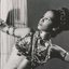 Mercedes durante performance de dança.