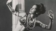 Mercedes durante performance de dança.