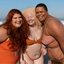 mulheres gordas na praia