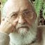 Paulo Freire posando para a câmera.