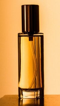 5 perfumes sofisticados que você precisa experimentar