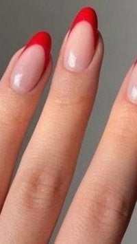 Francesinha com esmalte vermelho: 9 ideias para você se inspirar