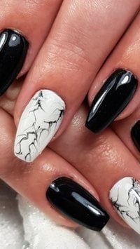 6 unhas decoradas preto e branco