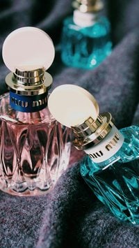 5 perfumes que duram o dia todo para você ficar sempre perfumada