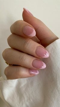 4 cores de esmaltes chique e elegantes para mulheres estilosas