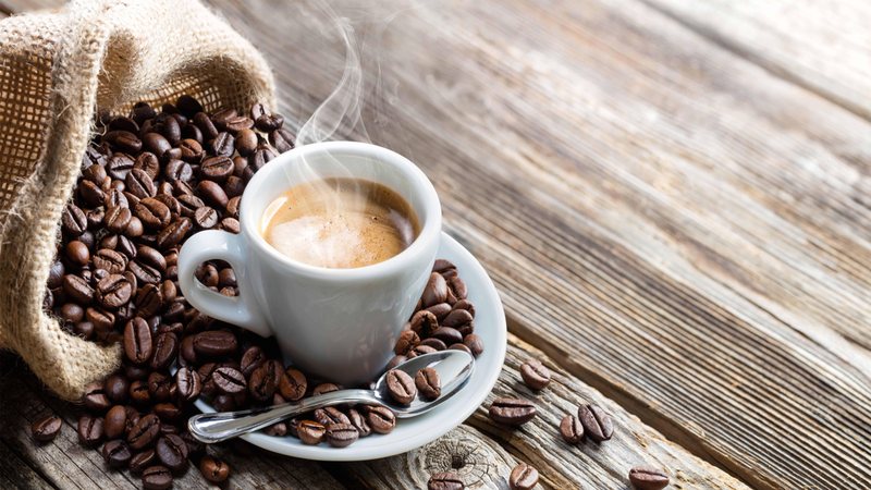 O café é uma bebida popular que pode proporcionar verdadeiros benefícios para a saúde. - RomoloTavani/iStock