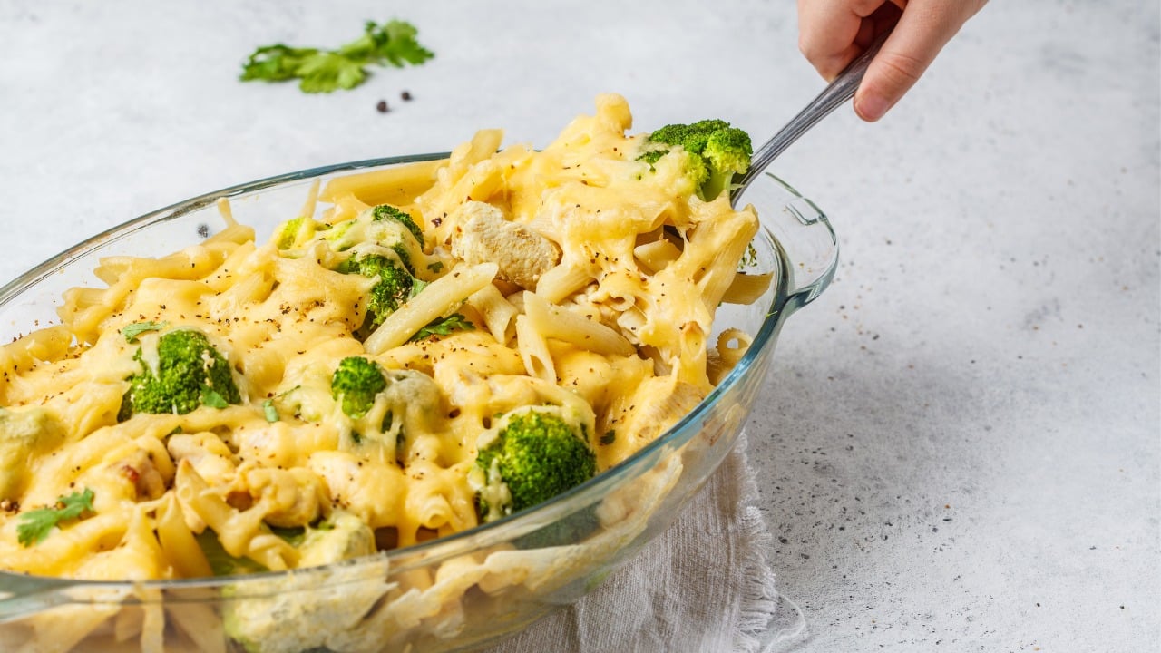 Macarrão com brócolis gratinado